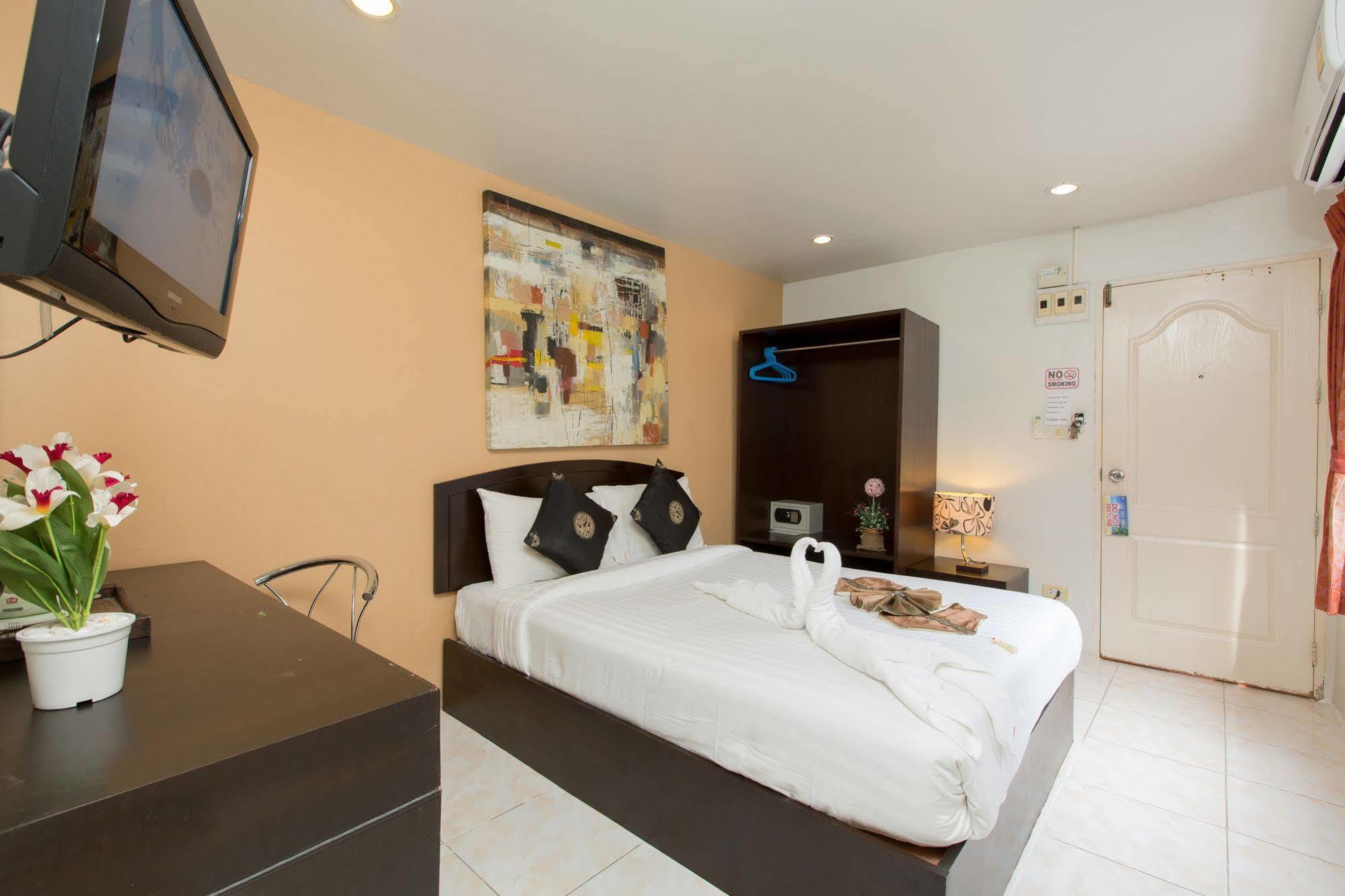 Отель Cool Sea House Patong Экстерьер фото