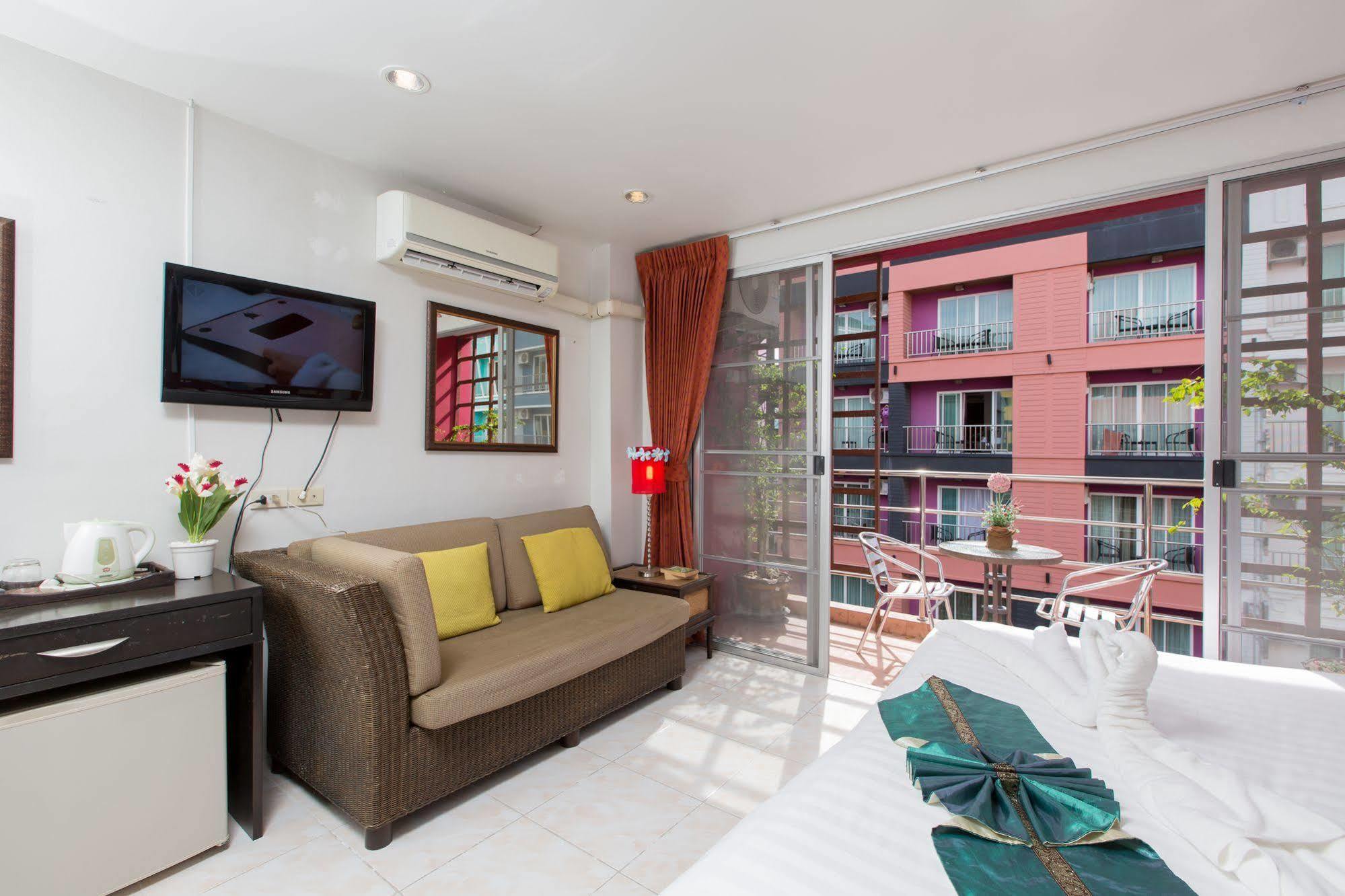 Отель Cool Sea House Patong Экстерьер фото